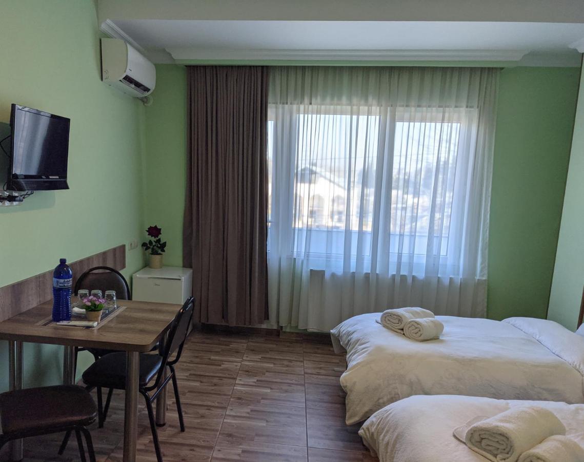 Tbilisi Airport Hotel - ATU Esterno foto